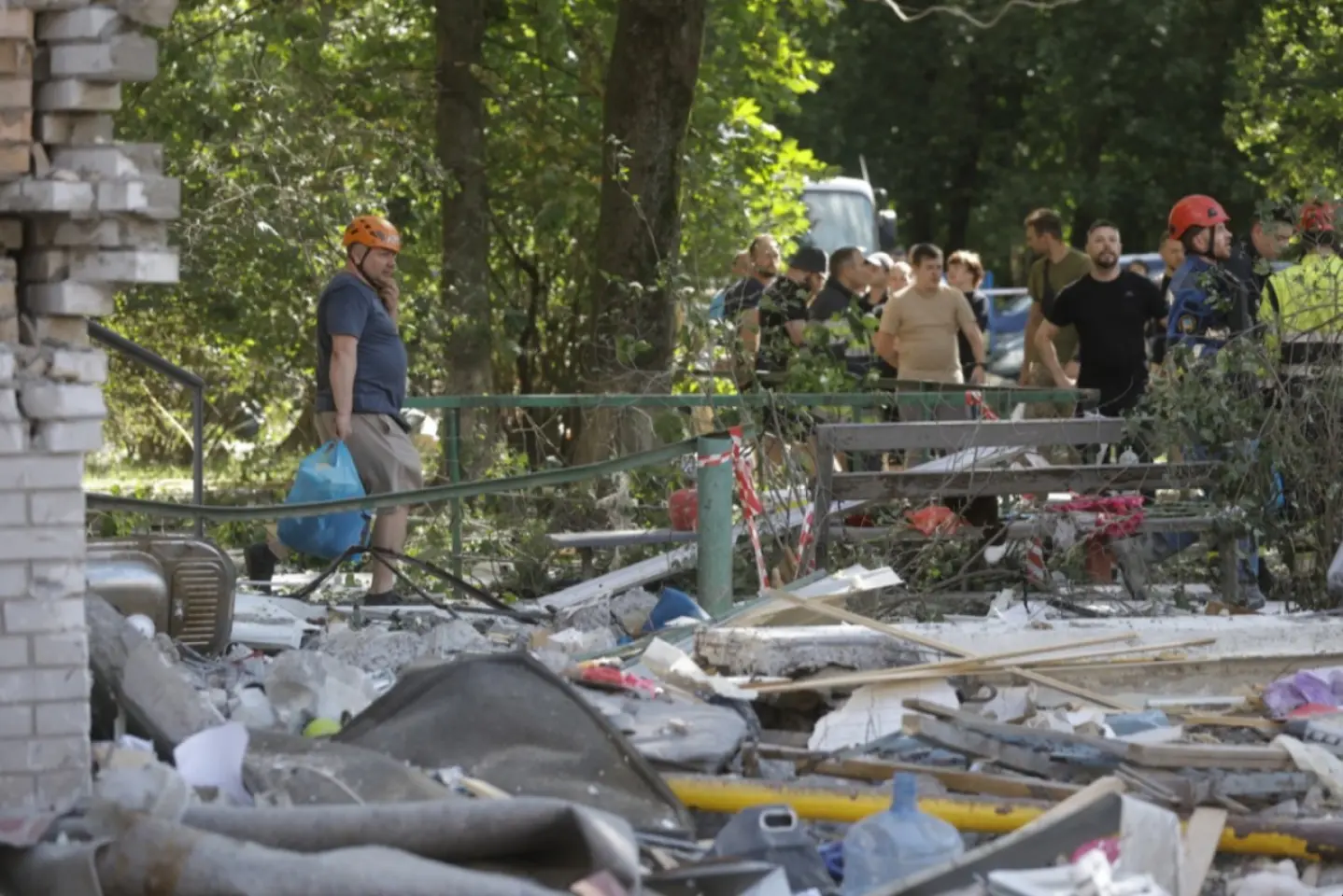 Aproape 70% dintre ucraineni vor ca războiul să se încheie imediat ce se poate ajunge la un acord prin negocieri