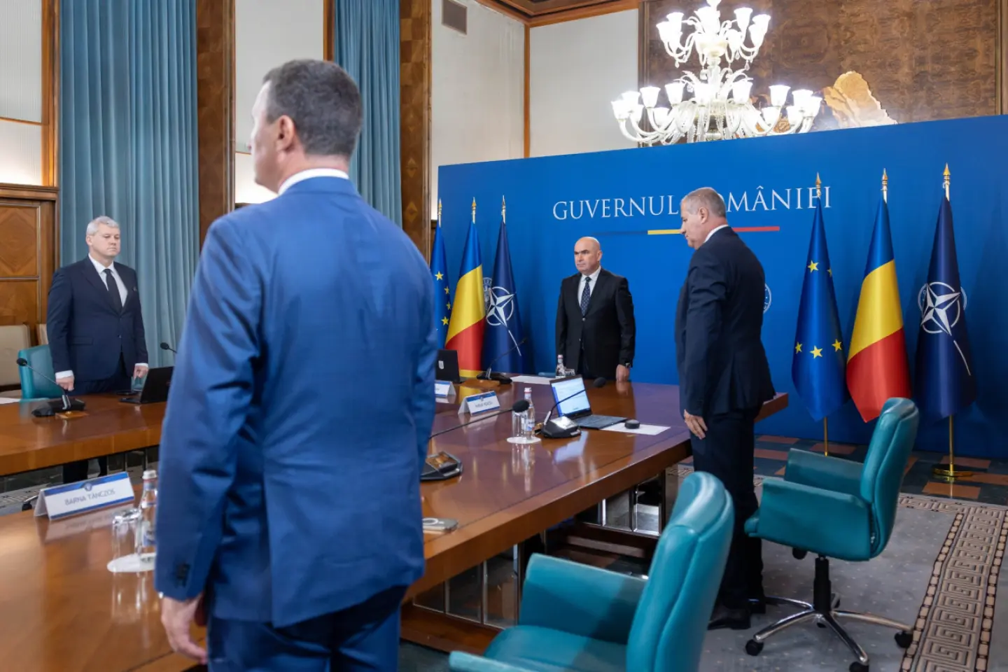 Premierul Bolojan solicită miniștrilor să își publice declarațiile de avere și de interese