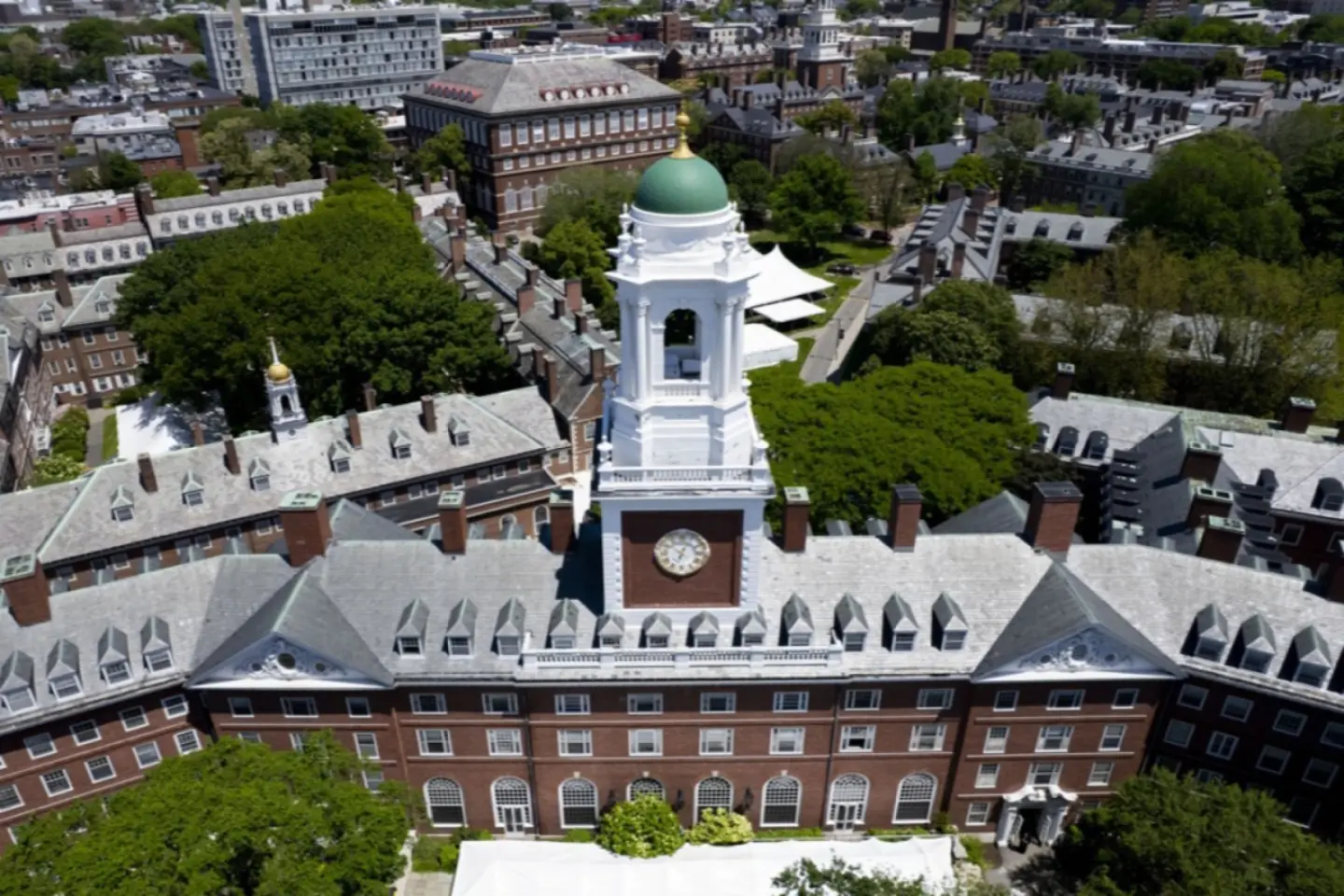 Posibil acord „istoric” între Harvard și administrația Trump 