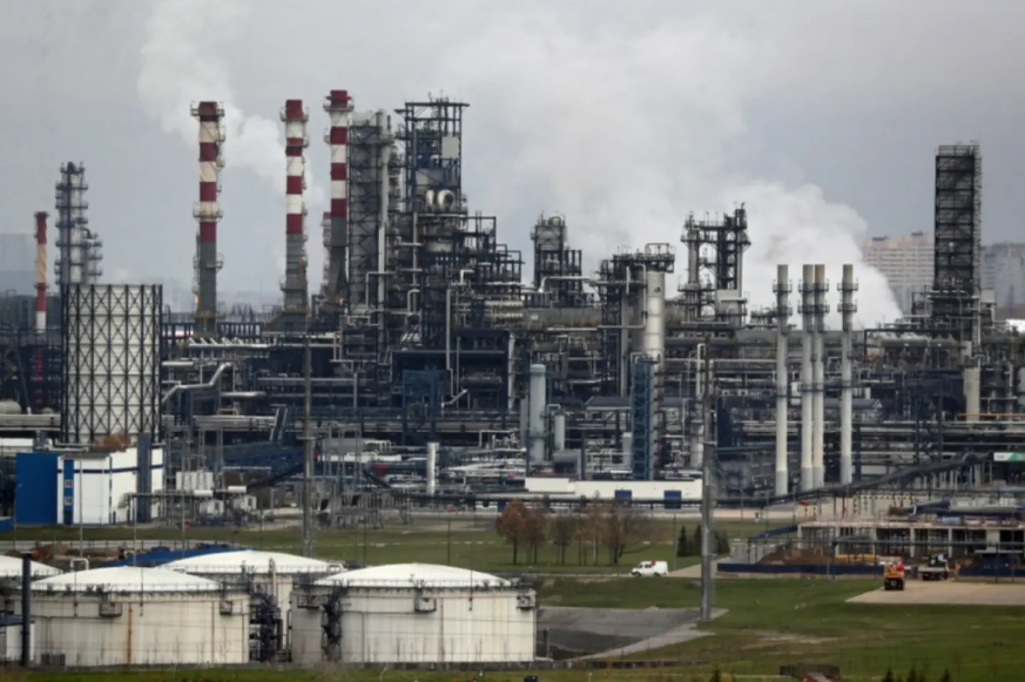 Ucraina continuă să lovească rafinării din Rusia