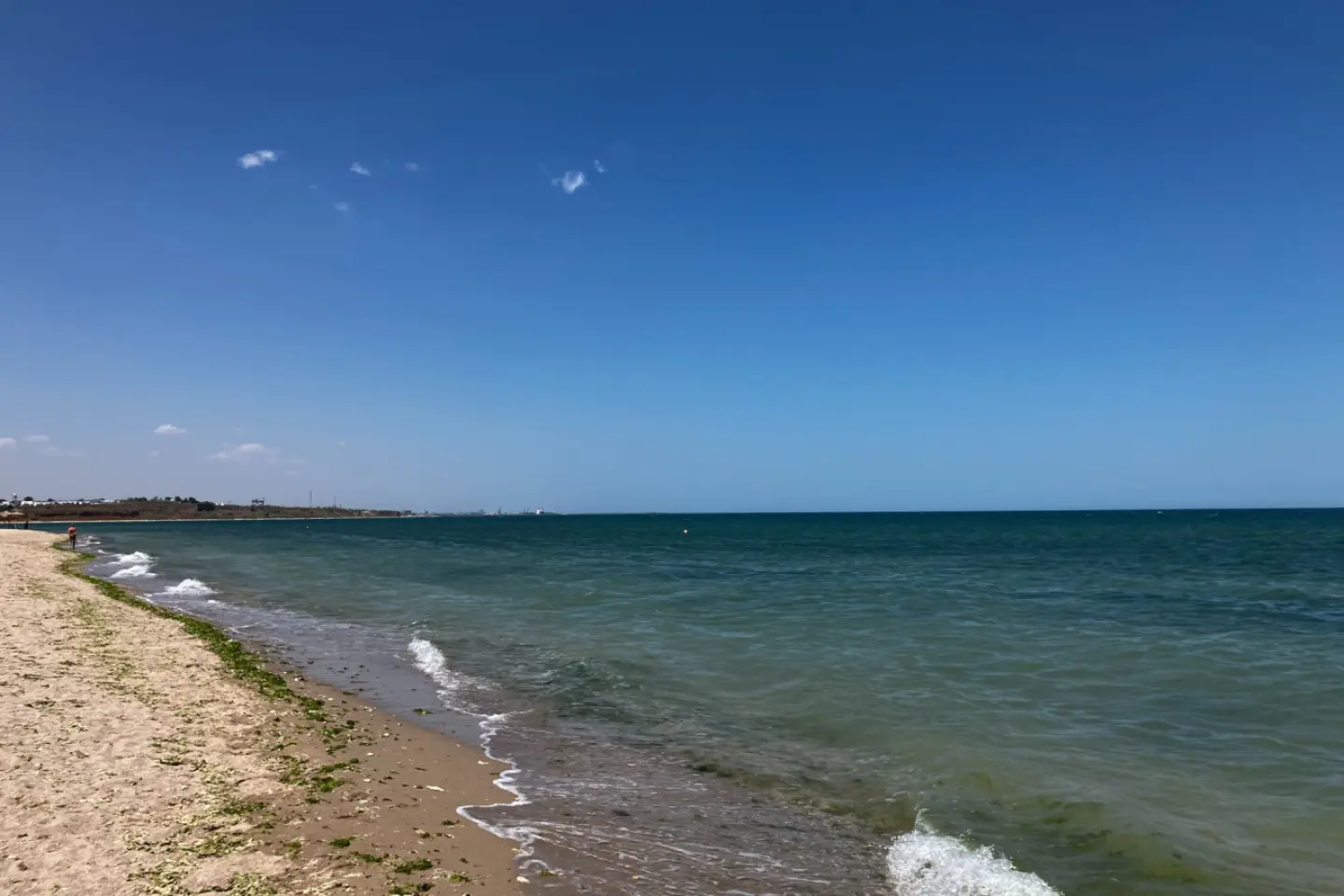 Mină marină, descoperită pe plaja de la Vadu