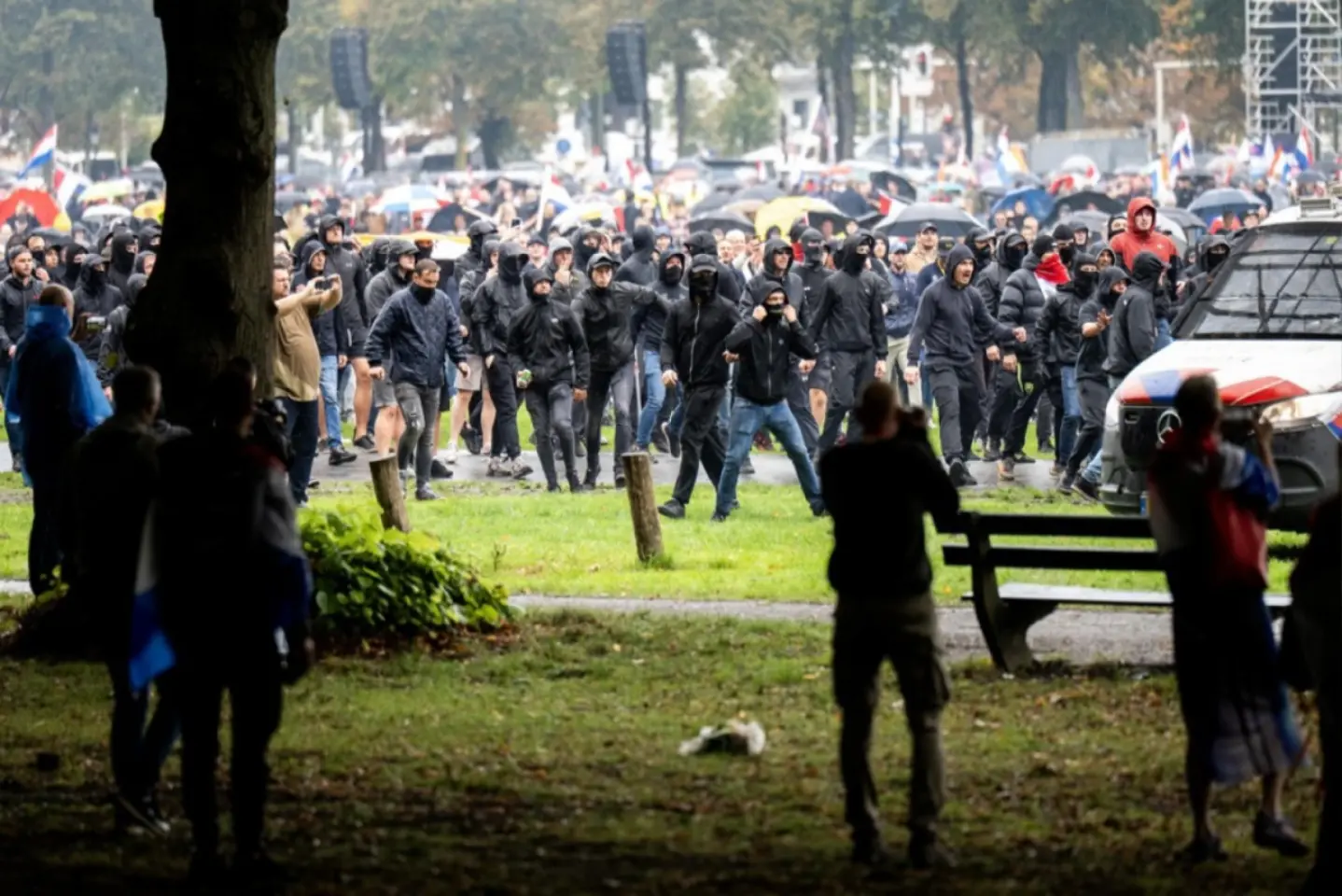 Protestul anti-imigrație din Olanda devine violent