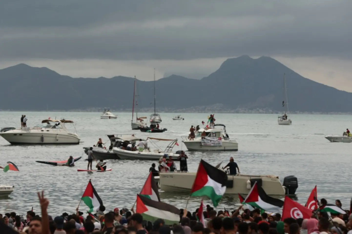 Atac asupra flotilei umanitare care se îndreaptă spre Gaza