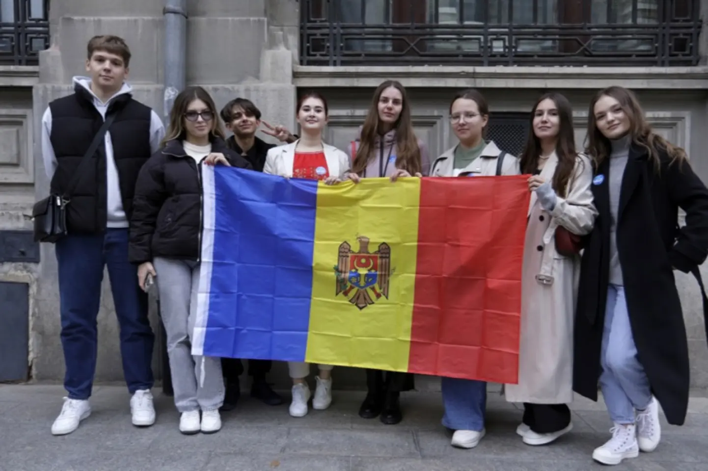 Poliția Română anunță că a primit un e-mail cu privire existenţa unor dispozitive explozive la secţiile de votare pentru alegerile parlamentare din Republica Moldova vecină