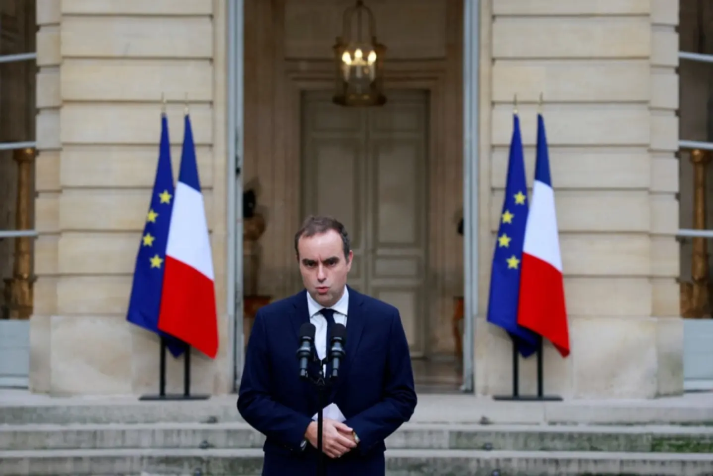 Premierul francez interimar Lecornu: posibilitatea dizolvării Parlamentului pare mai mică