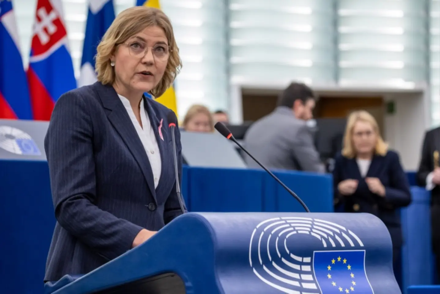 UE cere socoteală marilor companii tehnologice despre măsurile de protecţie a minorilor 