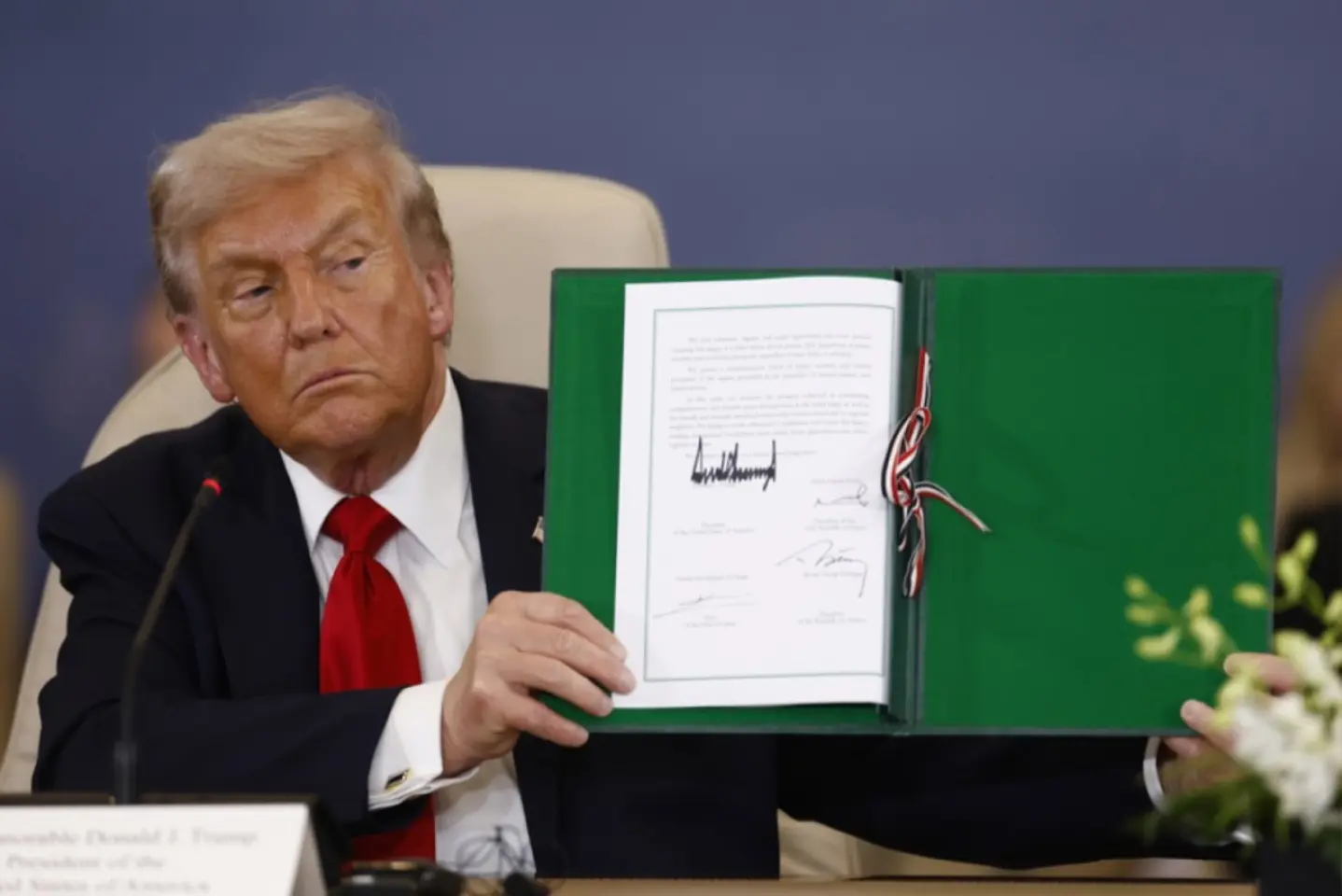 Trump se felicită pentru pacea din Orientul Mijlociu