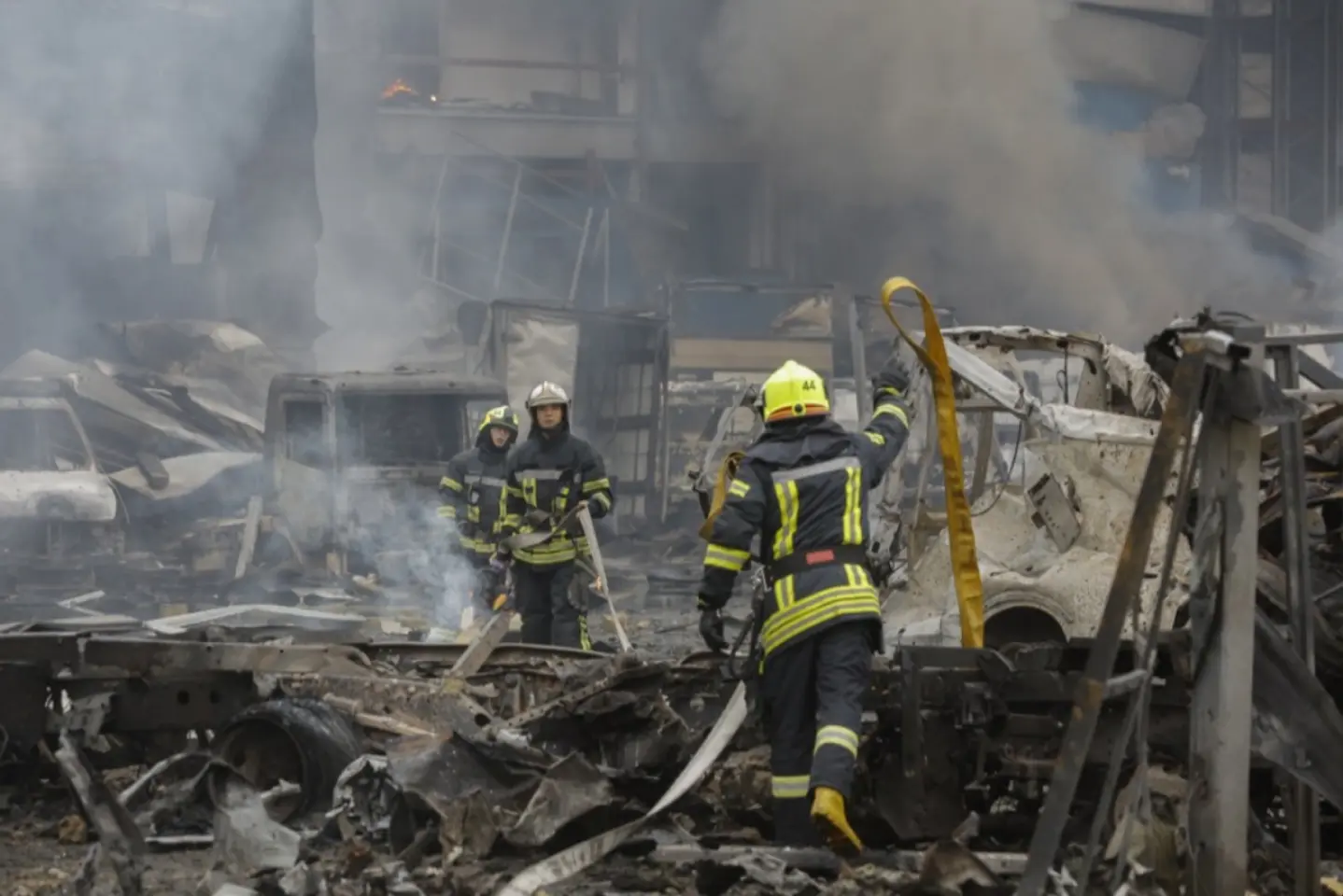 Ruşii atacă Kievul a doua noapte la rând/UPDATE: creşte numărul victimelor