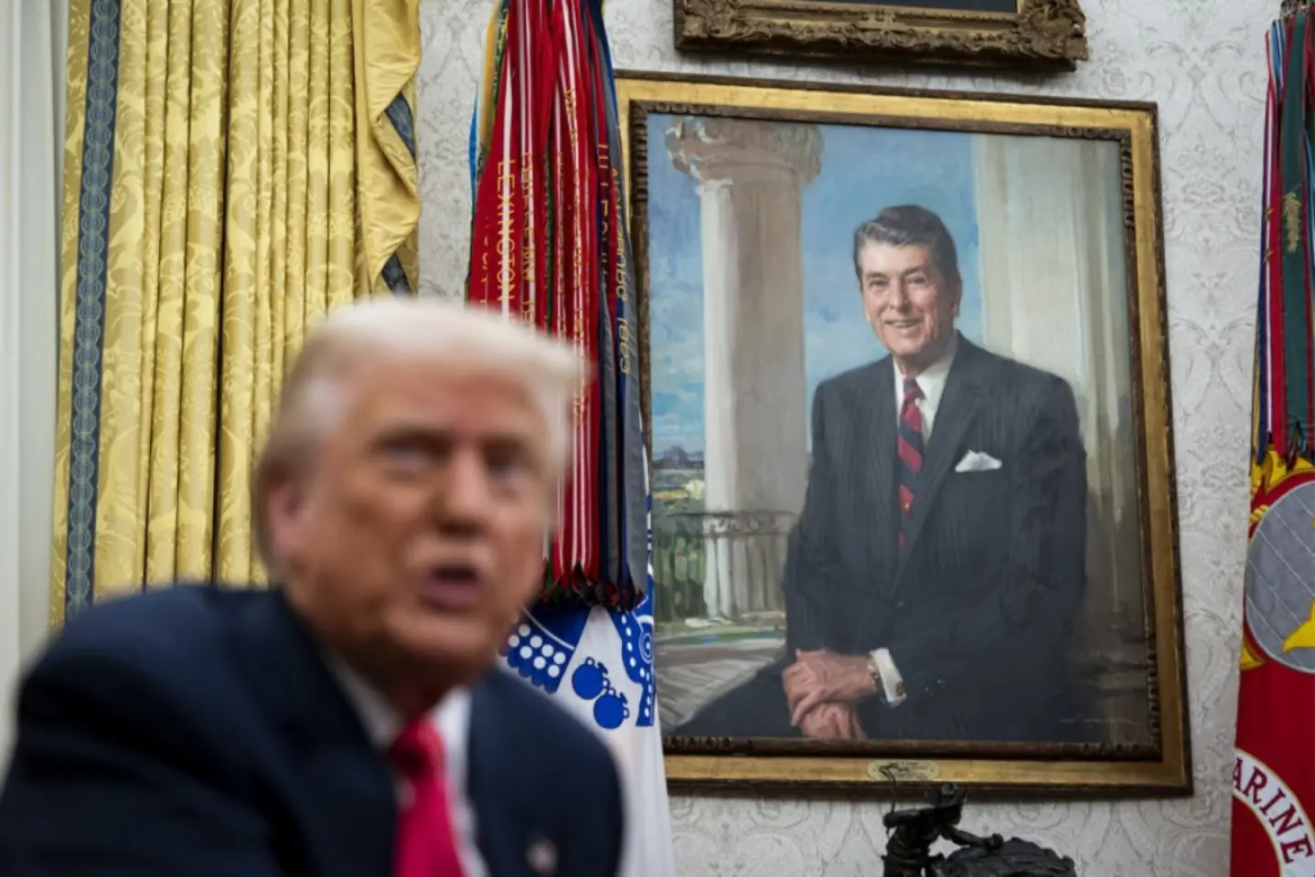 Trump vs. Reagan și jaful de la Luvru