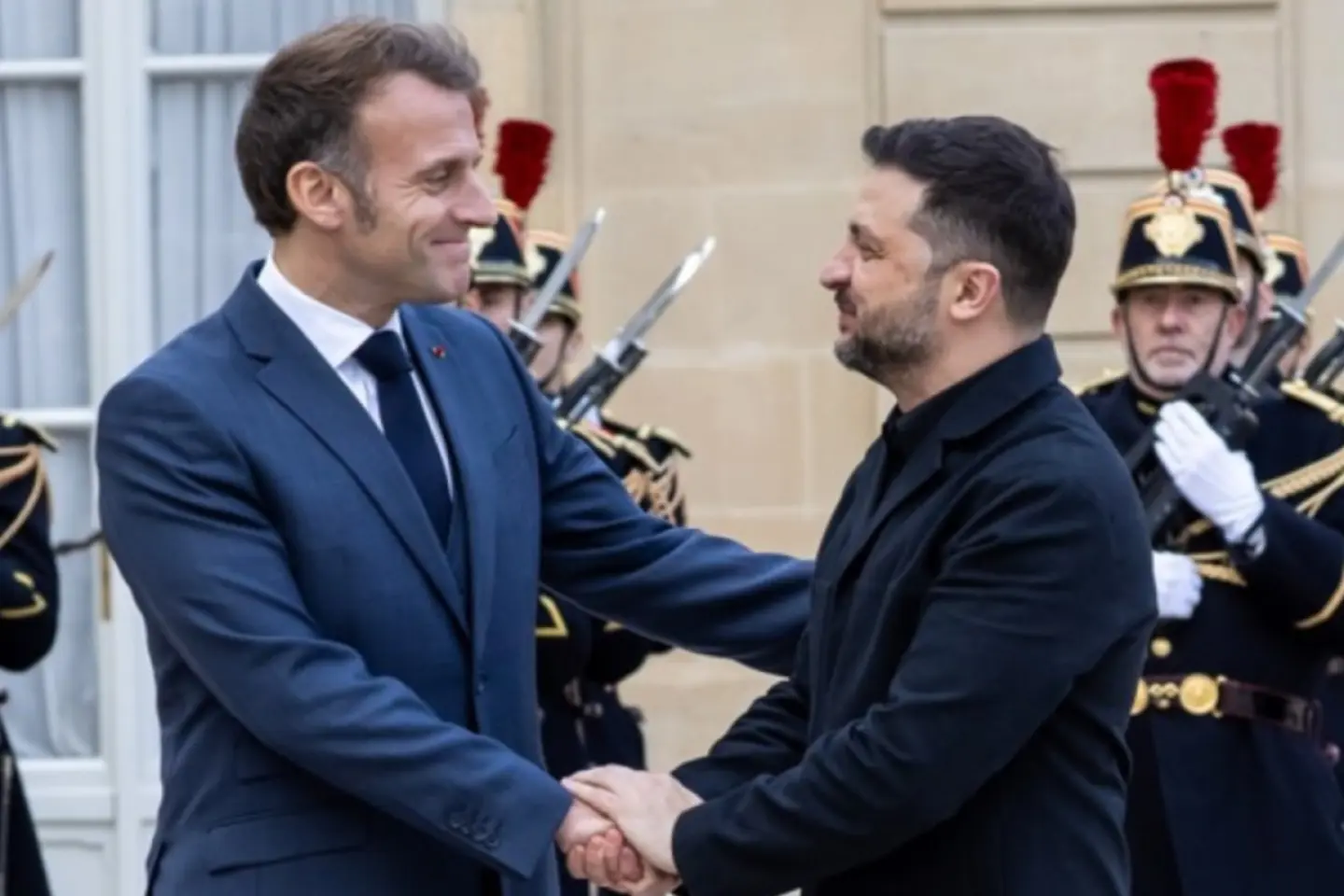 Ucraina va primi 100 de avioane Rafale