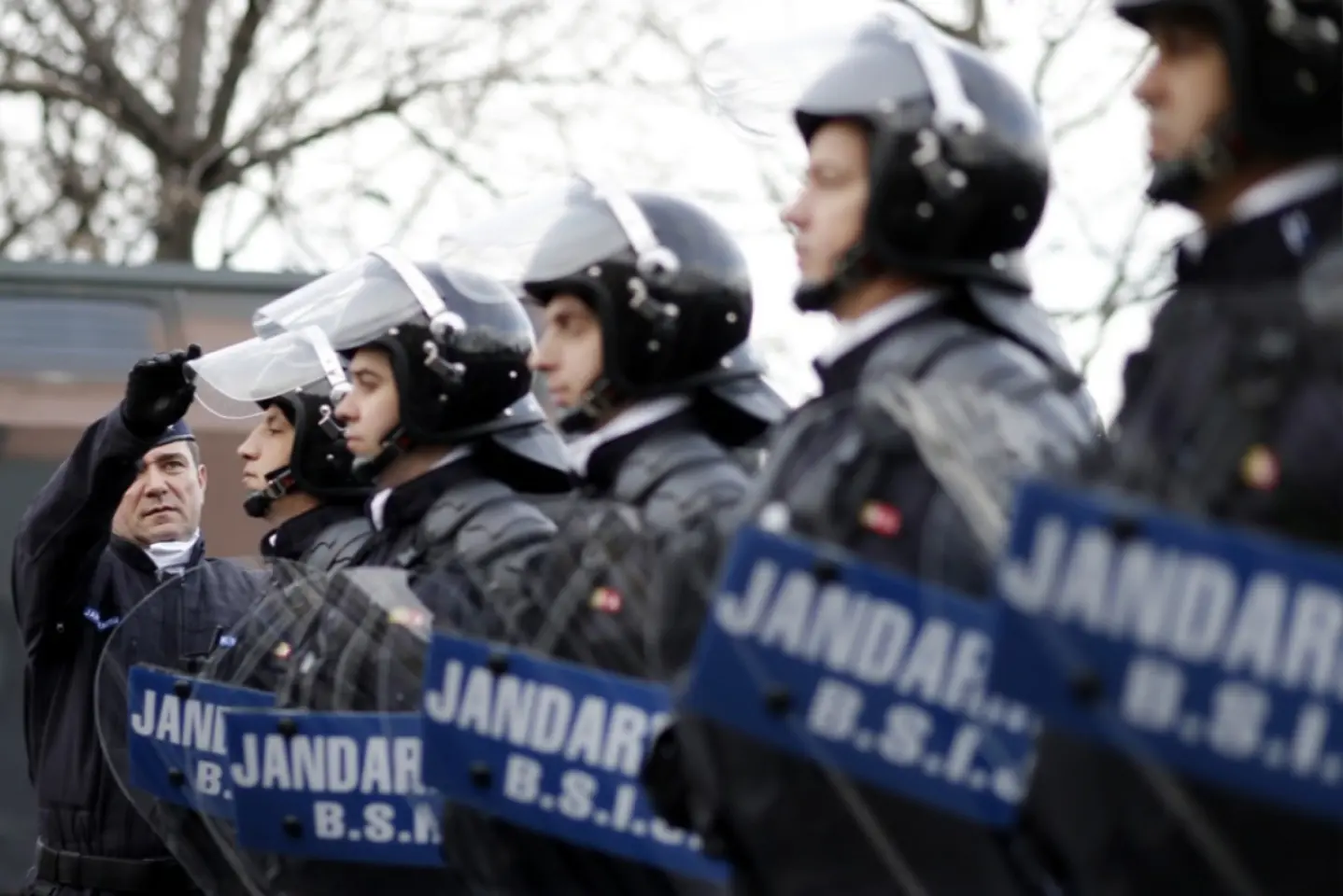 FAKE-NEWS: Ești arestat dacă spui că ești patriot sau că România e a românilor 