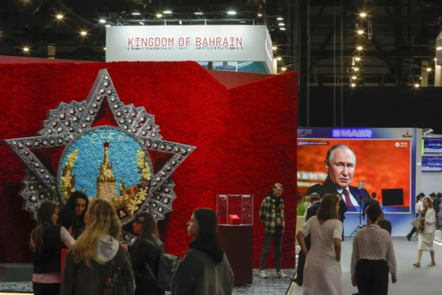 Russia’s new social contract: why sanctions hit everyone except those who decide