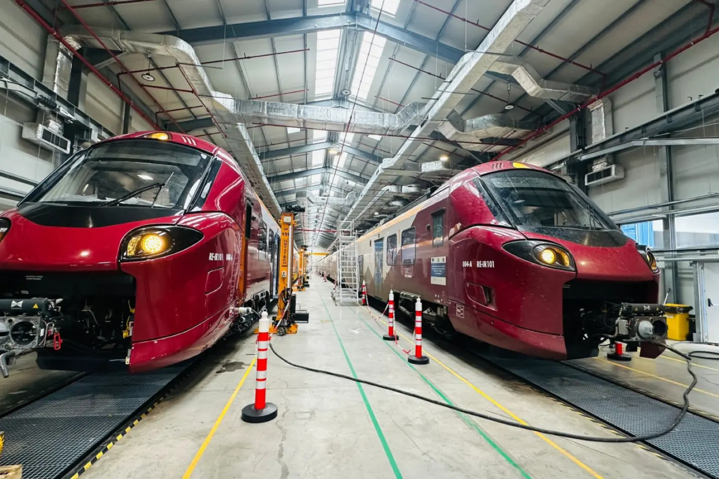 Statul român cere despăgubiri pentru întârzierea livrării trenurilor Alstom