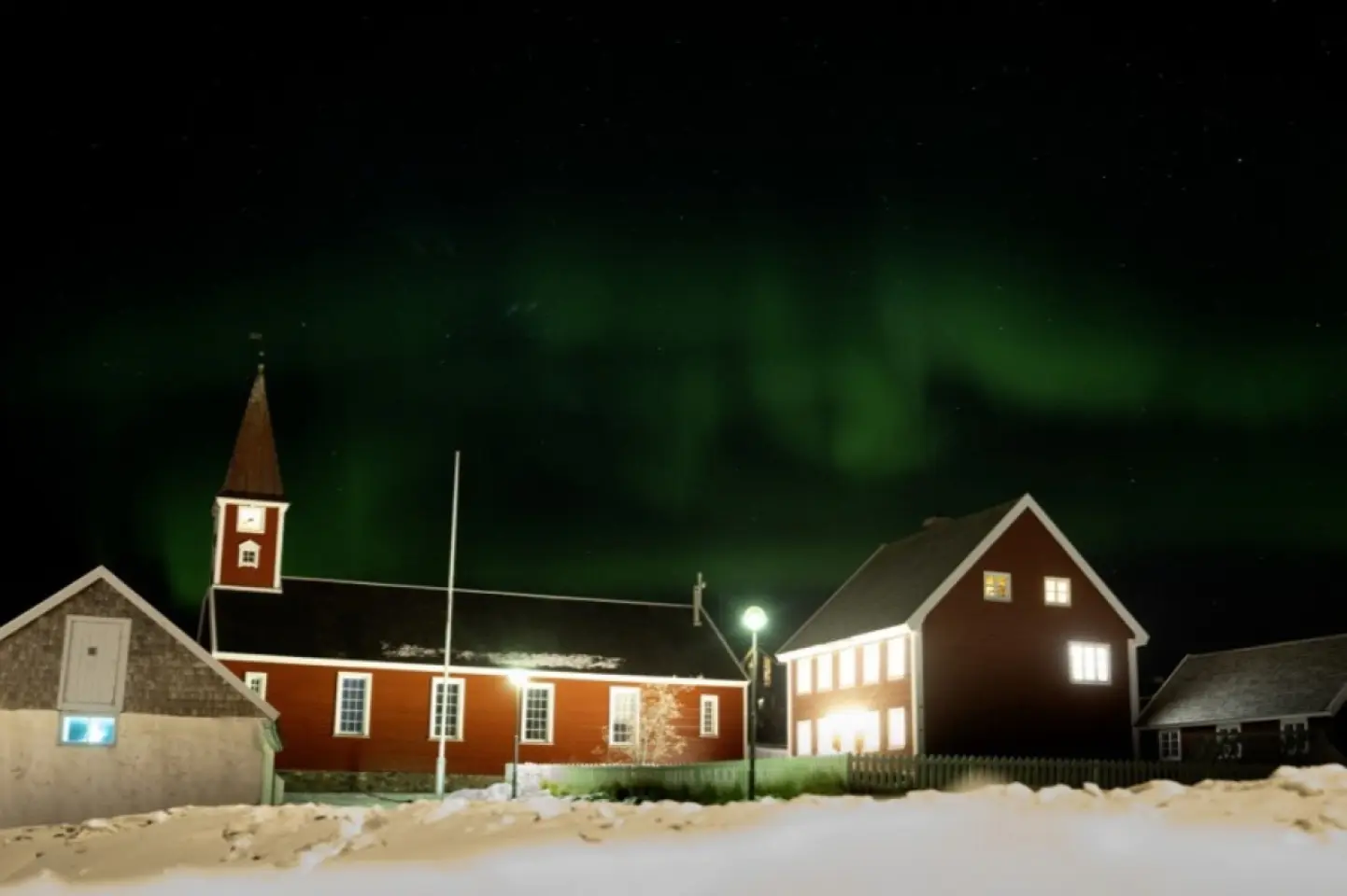 Trump anunță că trimite o navă-spital în Groenlanda