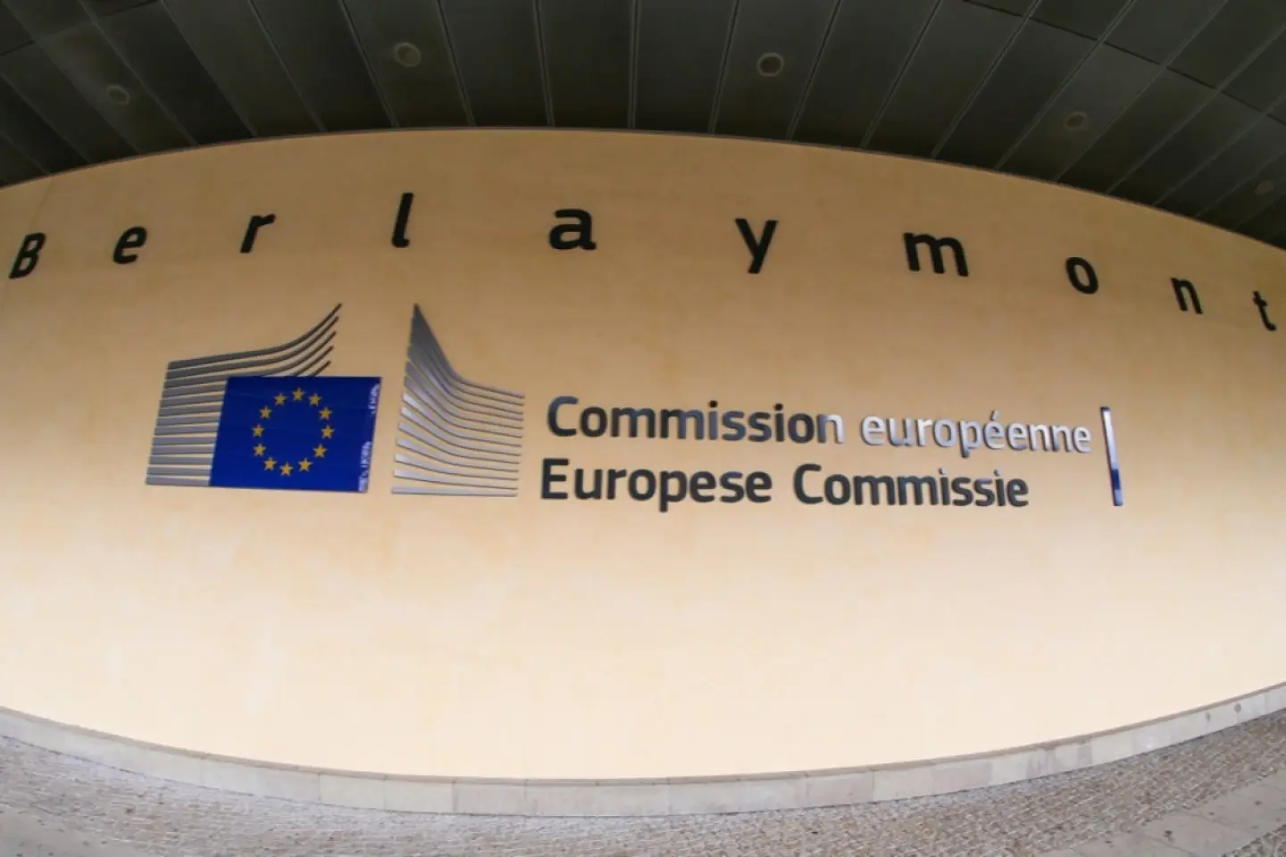 UE nu acceptă creșterea taxelor vamale americane