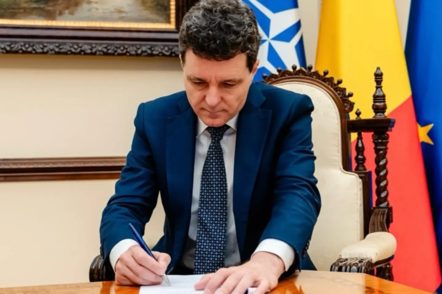 Nicușor Dan a promulgat legea privind pensiile magistraților