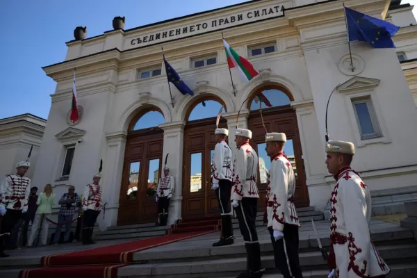 A treia oară-i cu noroc : O Bulgarie indecisă se încumetă la o nouă rundă de alegeri