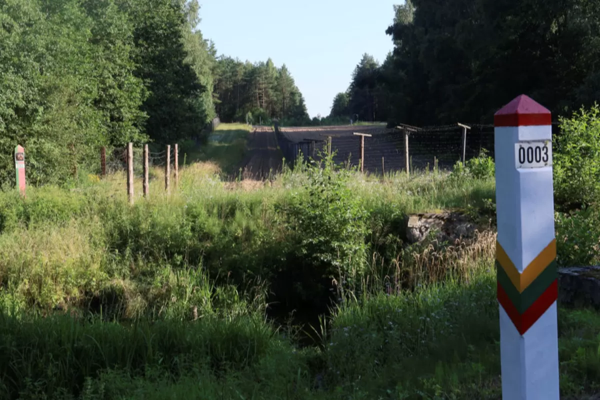 Object Name: LITHUANIA BORDERS MIGRANTS