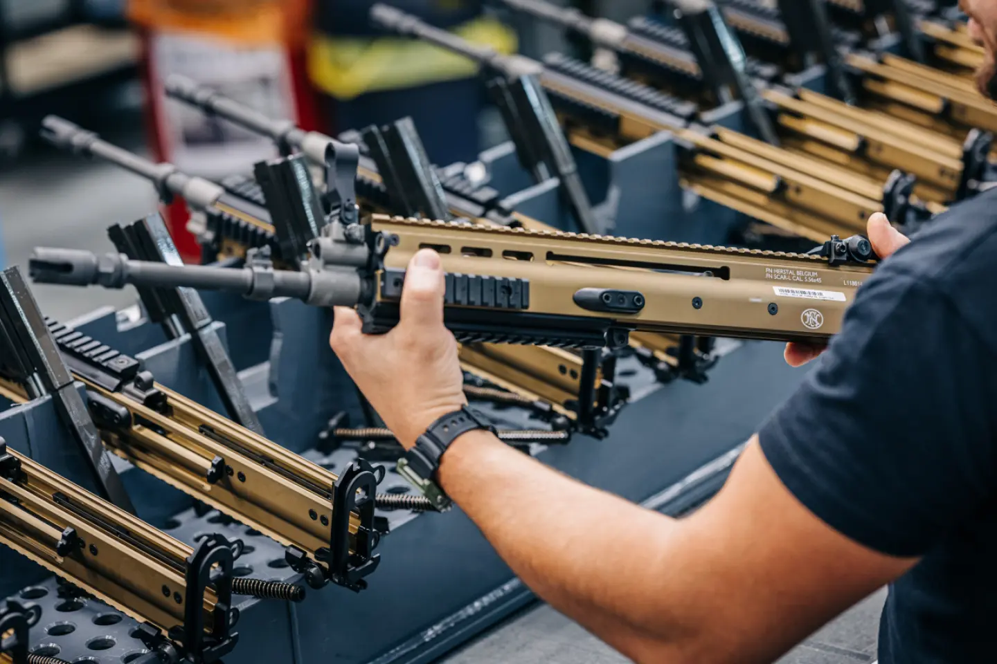 Grupul belgian FN Herstal pregătește producția de armament în România