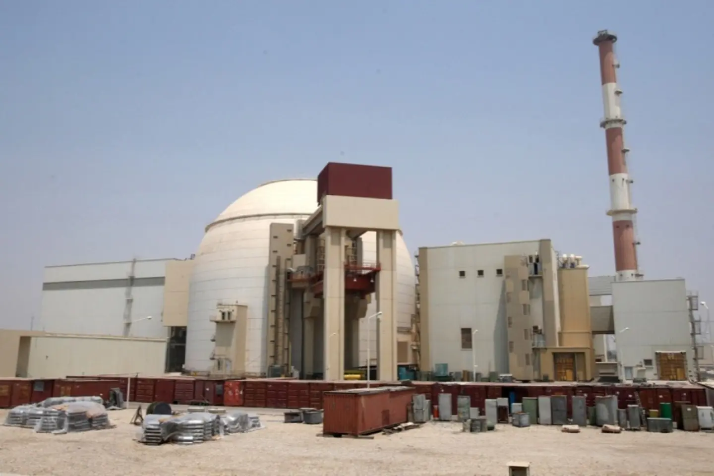 Singura centrală nucleară iraniană, lovită de un proiectil