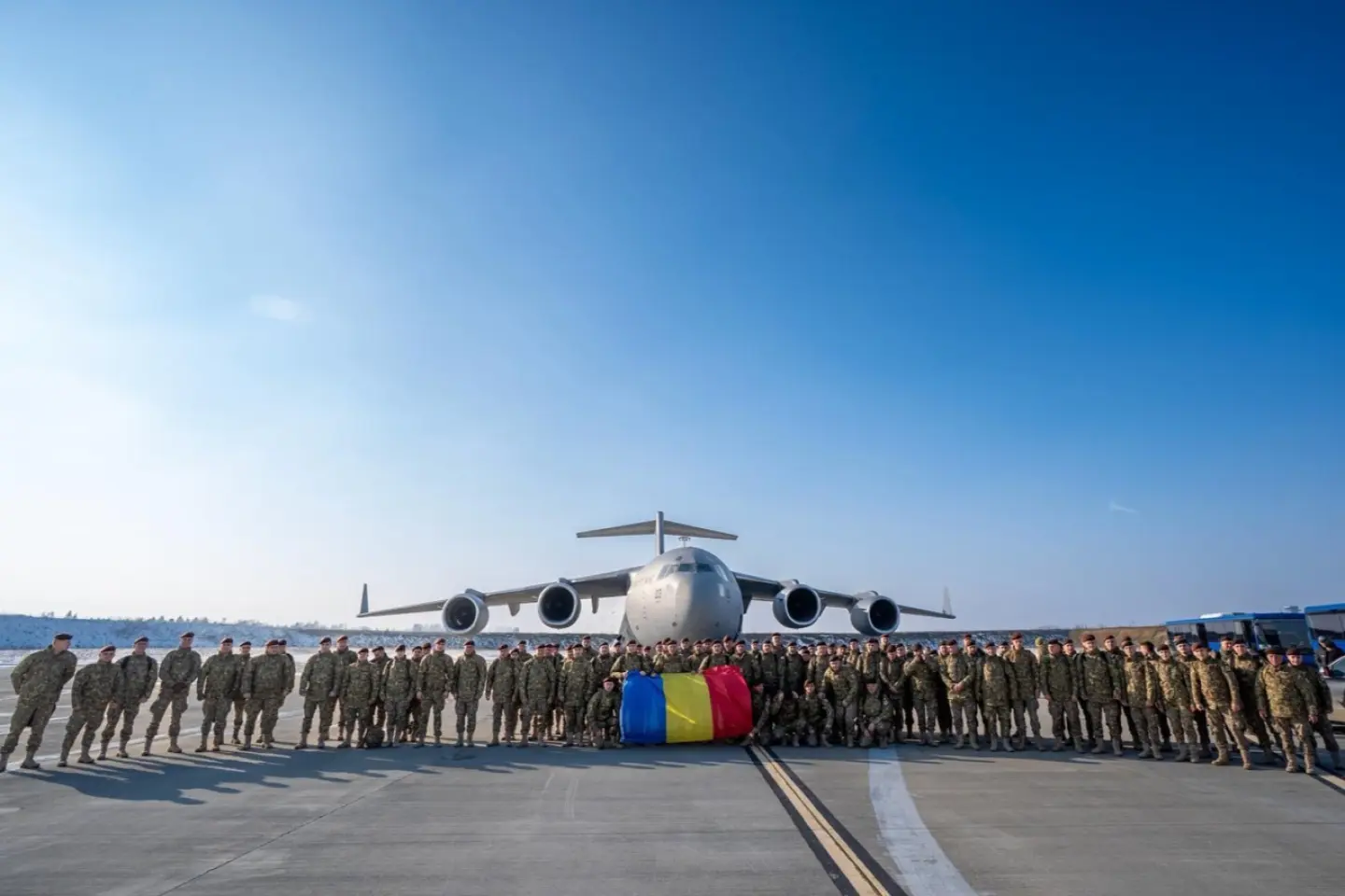Toți militarii români prezenți în Irak au revenit în țară
