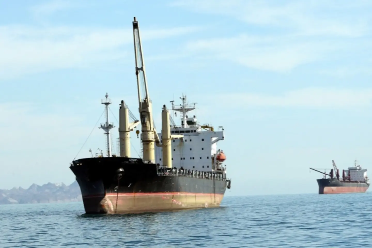 Iranul relaxează traficul prin Strâmtoarea Ormuz