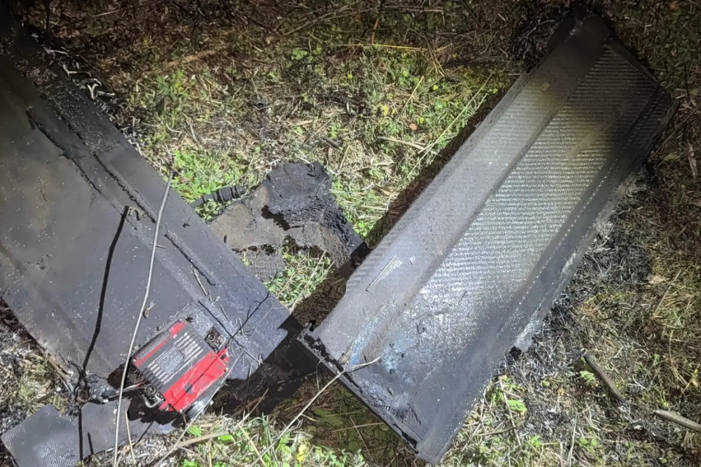 Dronă lovită de apărarea ucraineană, prăbuşită pe teritoriul României