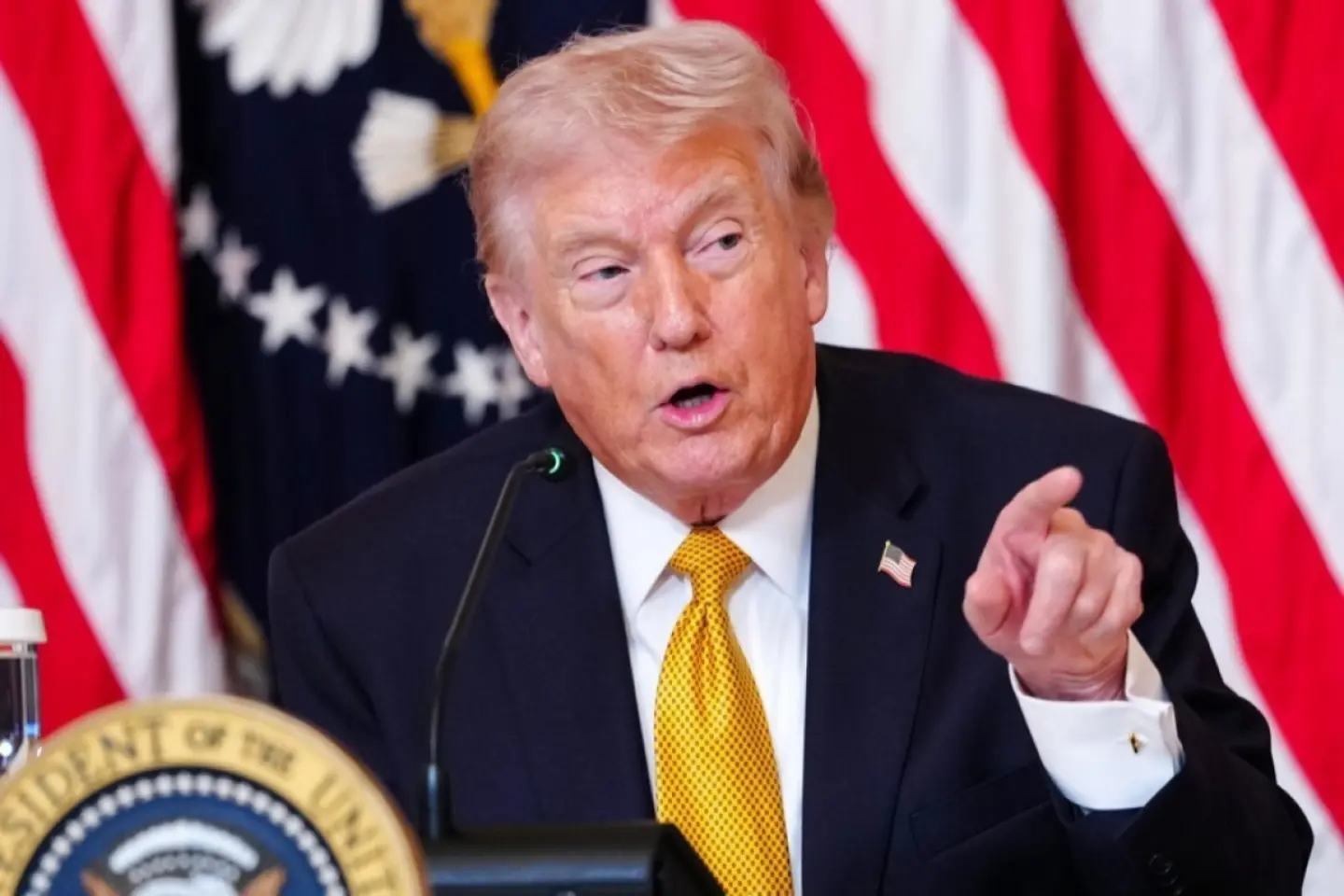 Trump îl ironizează la limita insultei pe prinţul moştenitor al Arbiei Saudite