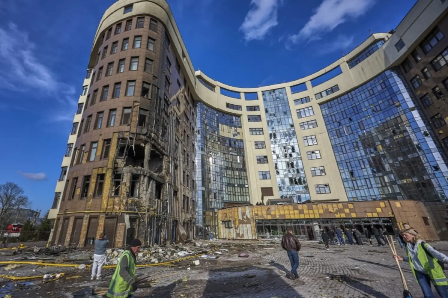 Rusia îşi intensifică bombardamentele asupra Ucrainei