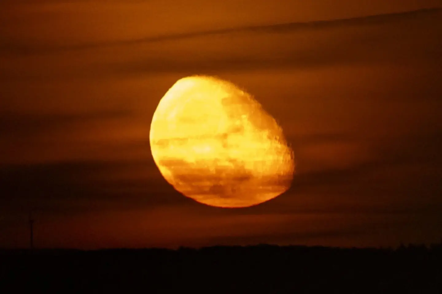 Misiunea umană lunară revine spre Pâmânt 