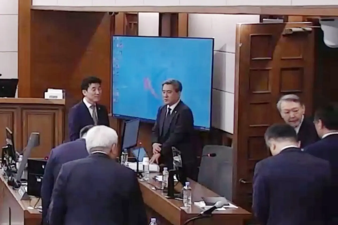 Procurorii sud-coreeni cer o pedeapsă de 30 de ani de închisoare pentru fostul președinte Yoon