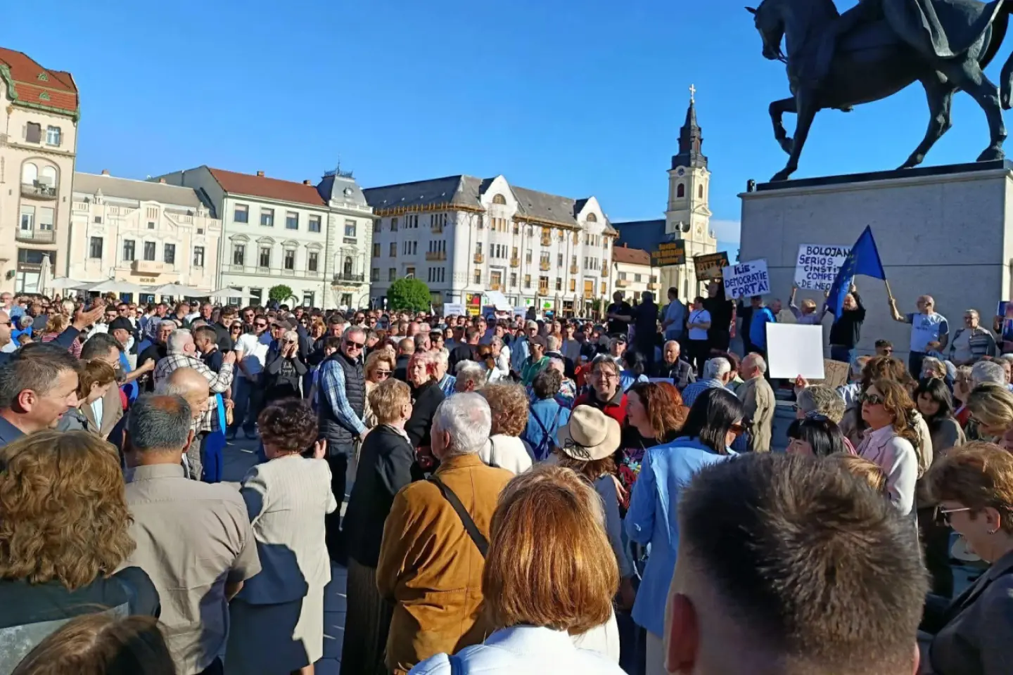 Manifestații de susținere pentru premierul Bolojan în Oradea și București