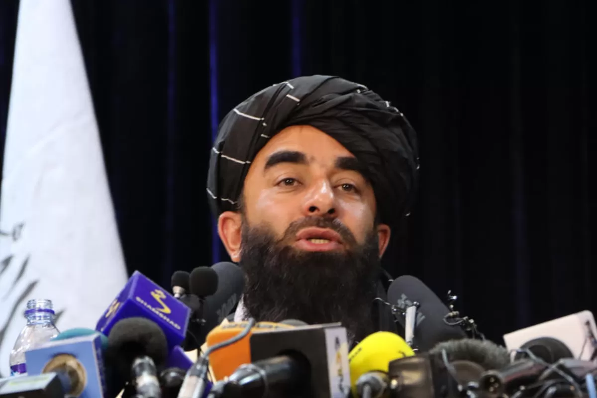 Talibanii au organizat o paradă pe aeroportul din Kabul, la câteva ore după plecarea ultimilor militari americani
