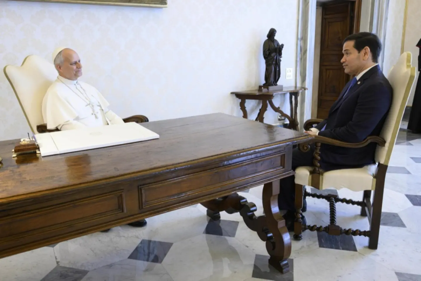 Întâlnire prelungită la Vatican între Marco Rubio și Papa Leon