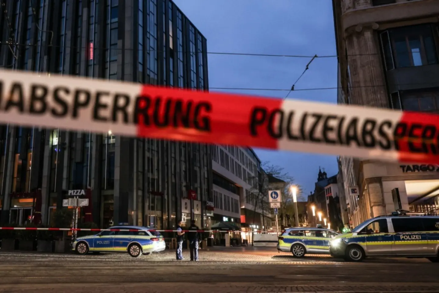 Raiduri ale poliției din Germania împotriva grupurilor de tineri neonaziști