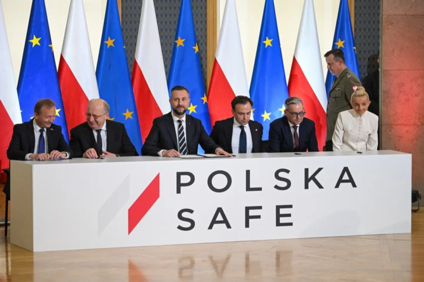 Polonia împrumută bani de la UE pentru modernizarea armatei