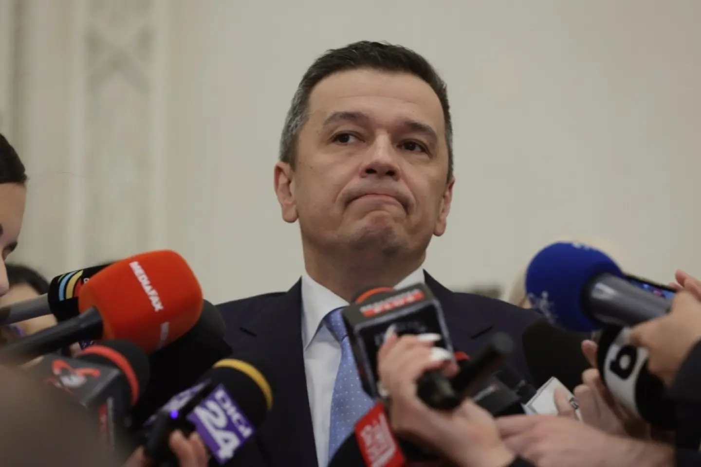 PSD iniţiază consultări pentru formarea unei noi majorităţi parlamentare
