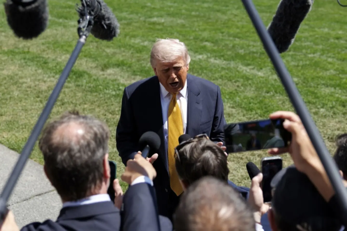 Trump apreciază că sfârşitul războiului din Ucraina este aproape