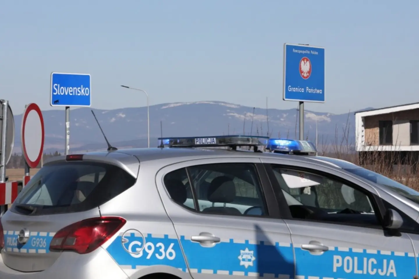 Slovacia închide punctele de trecere a frontierei cu Ucraina
