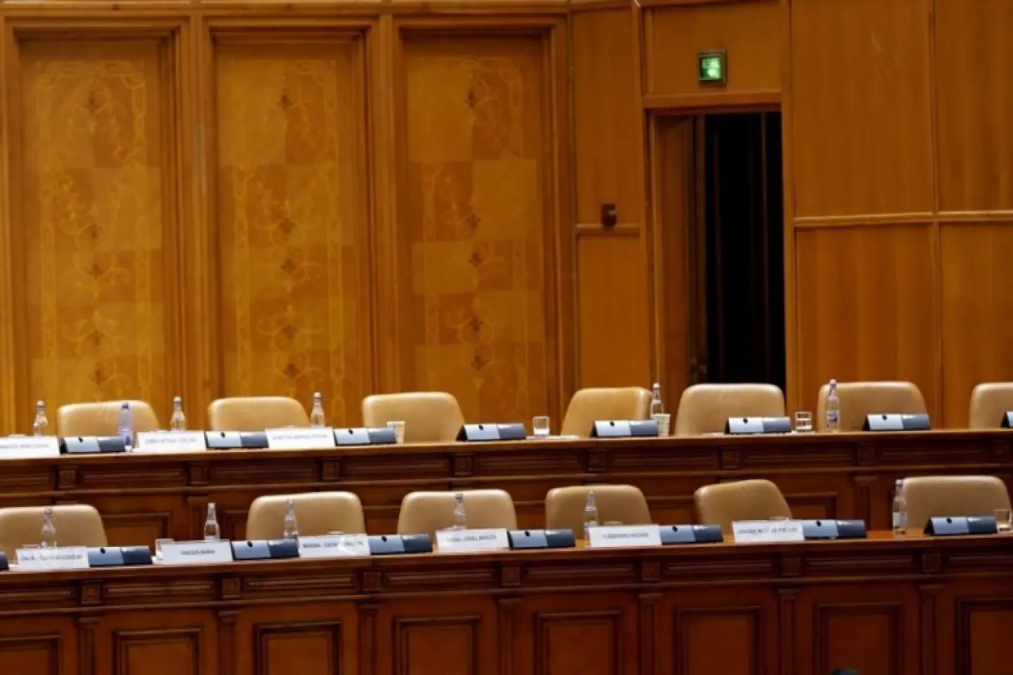 AUR cere să fie lăsat să guverneze, USR și PNL exclud guvernarea alături de PSD