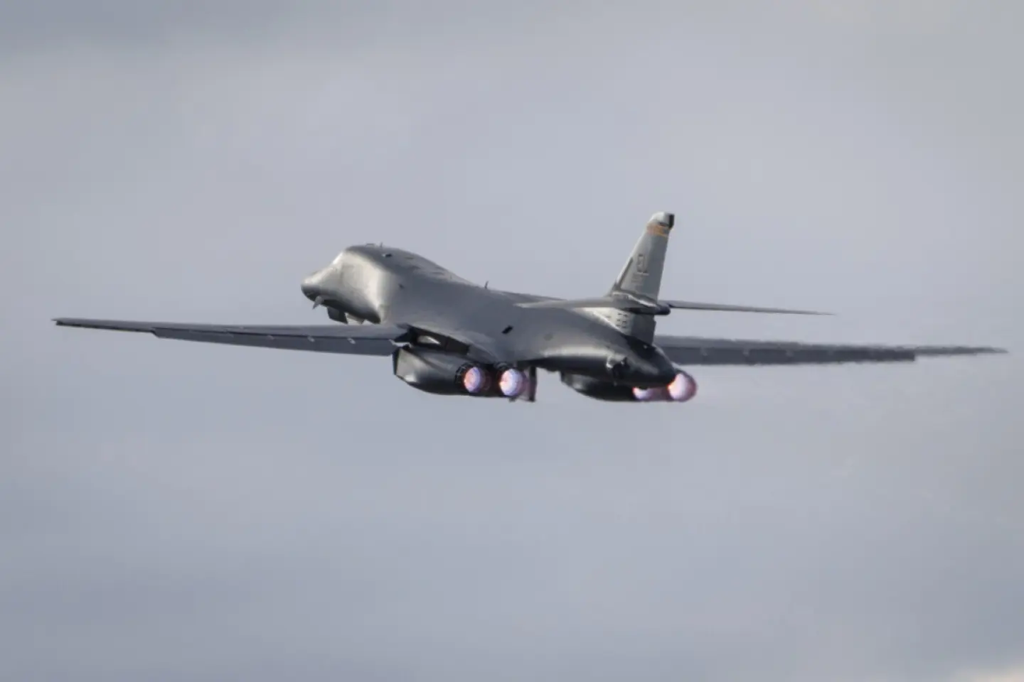 Avioane militare britanice interceptate periculos de cele rusești