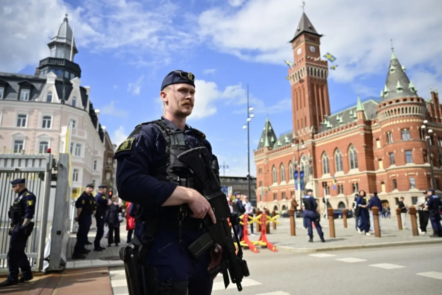 Europenii din NATO aşteaptă clarificări de la aliatul american