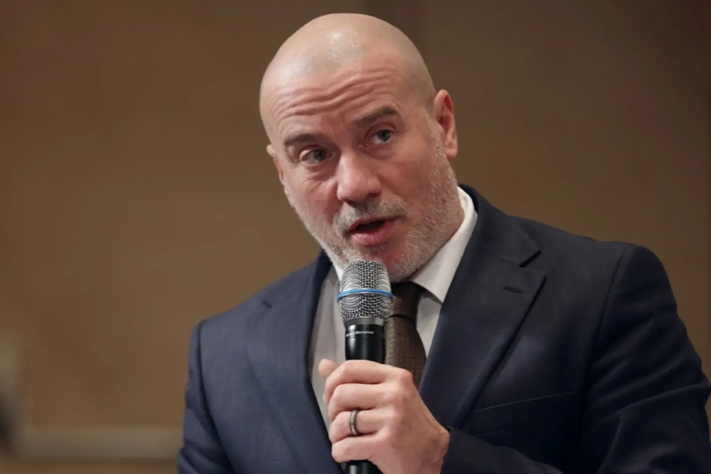 FAKE NEWS: Ministrul Culturii, gata să le vândă rușilor „interesul național” pentru că e ungur