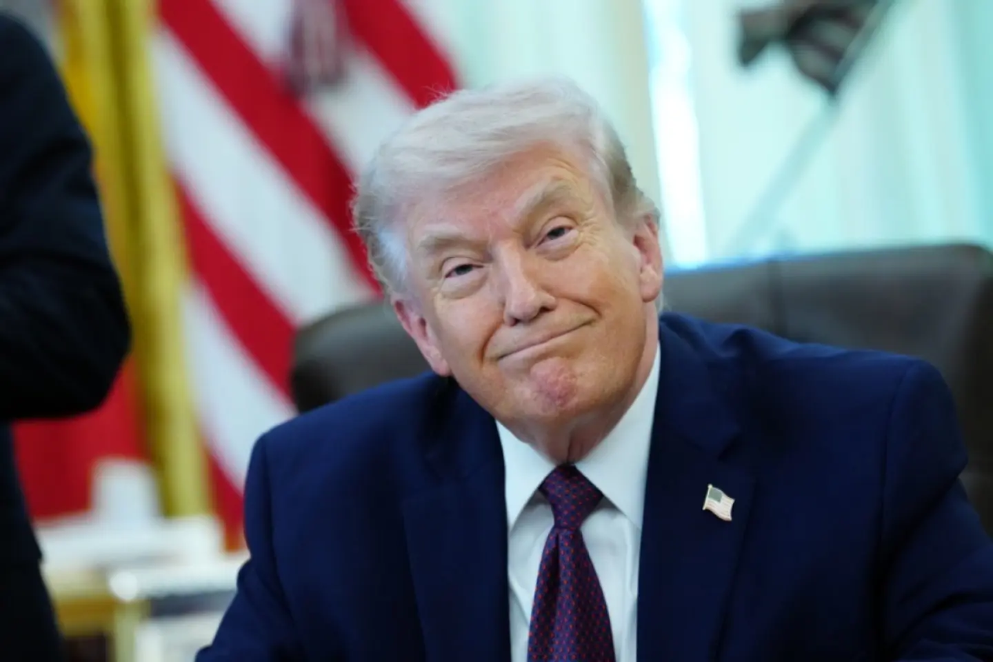 Trump este sănătos dar trebuie să slăbească potrivit raportului medical după un control de rutină.