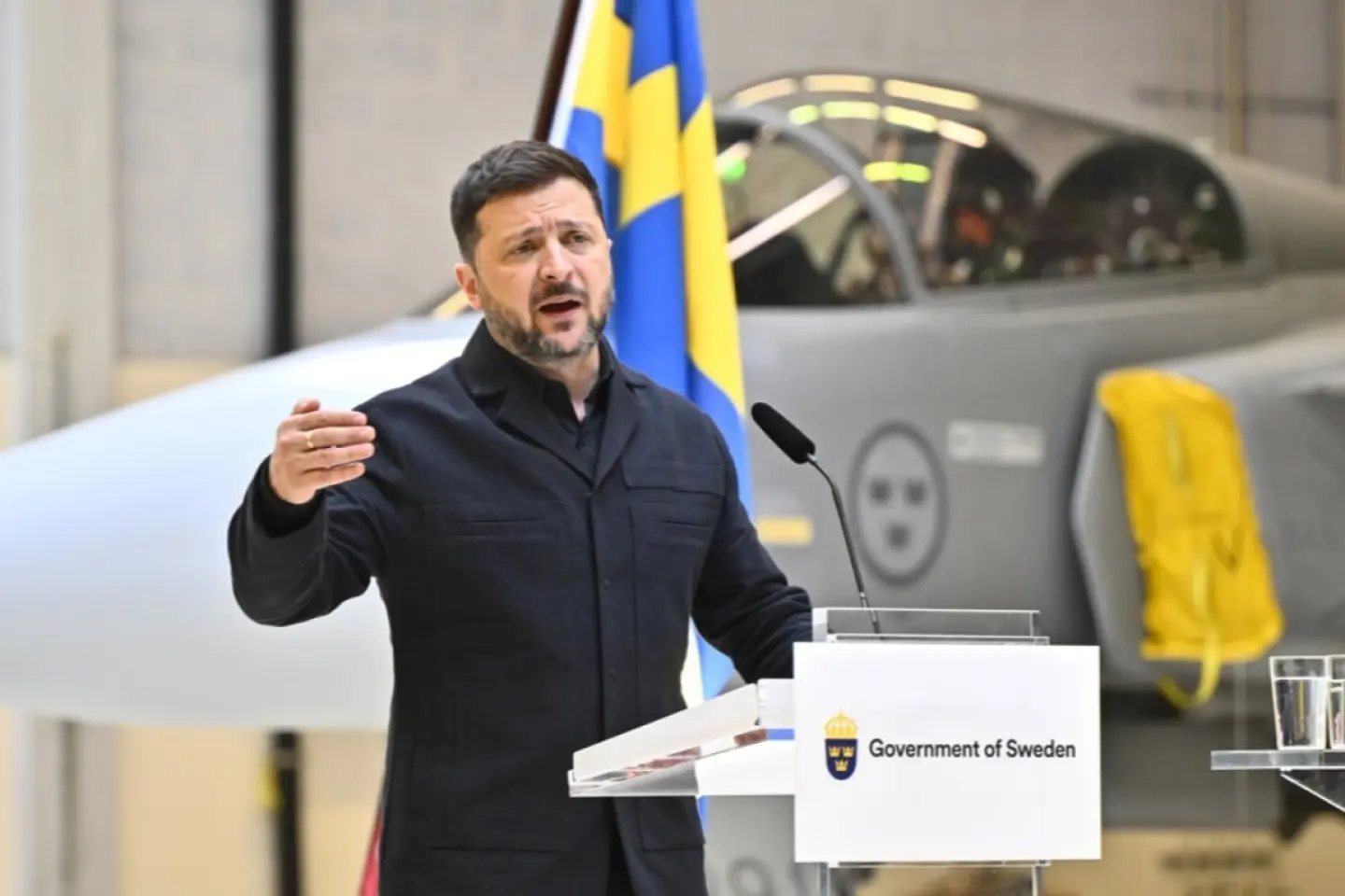 PROPAGANDĂ DE RĂZBOI: Zelenski e un Mussolini al Ucrainei