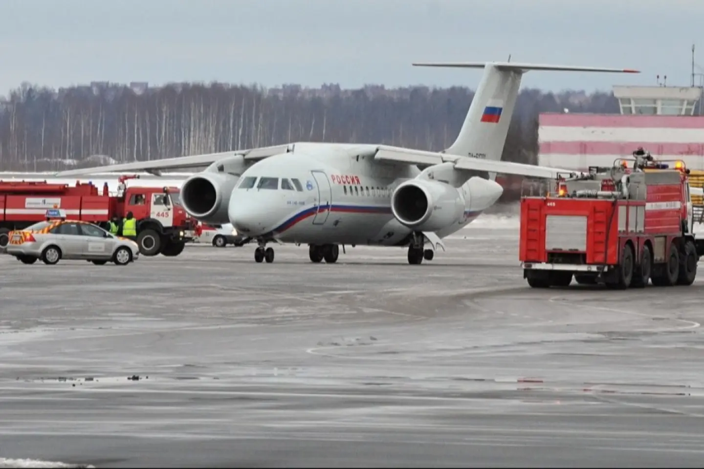 Rusia interzice, în premieră, exportul de combustibil pentru avioane