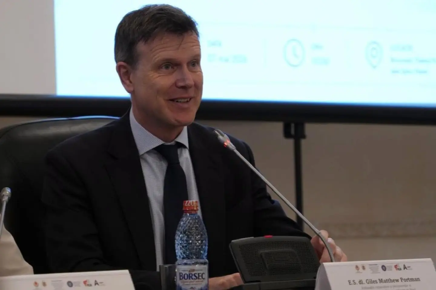 Ambasada Marii Britanii la Bucureşti va elabora un raport privind contribuția diasporei române în Regatul Unit