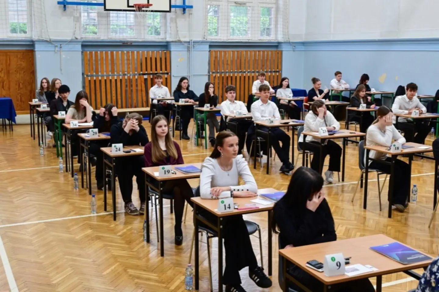 Polonia propune interzicerea utilizării, de către elevi, a telefoanelor mobile la şcoală 