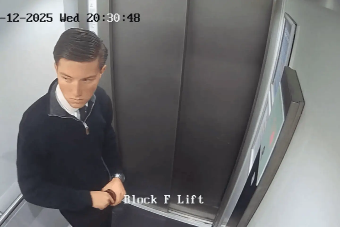 Indignare în Marea Britanie după ce poliția a încătușat un student înjunghiat