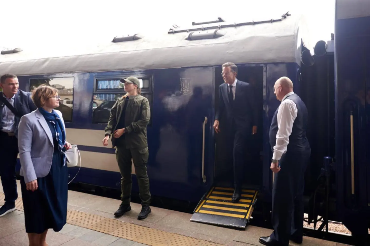 Secretarul general al NATO, vizită surpriză la Kiev